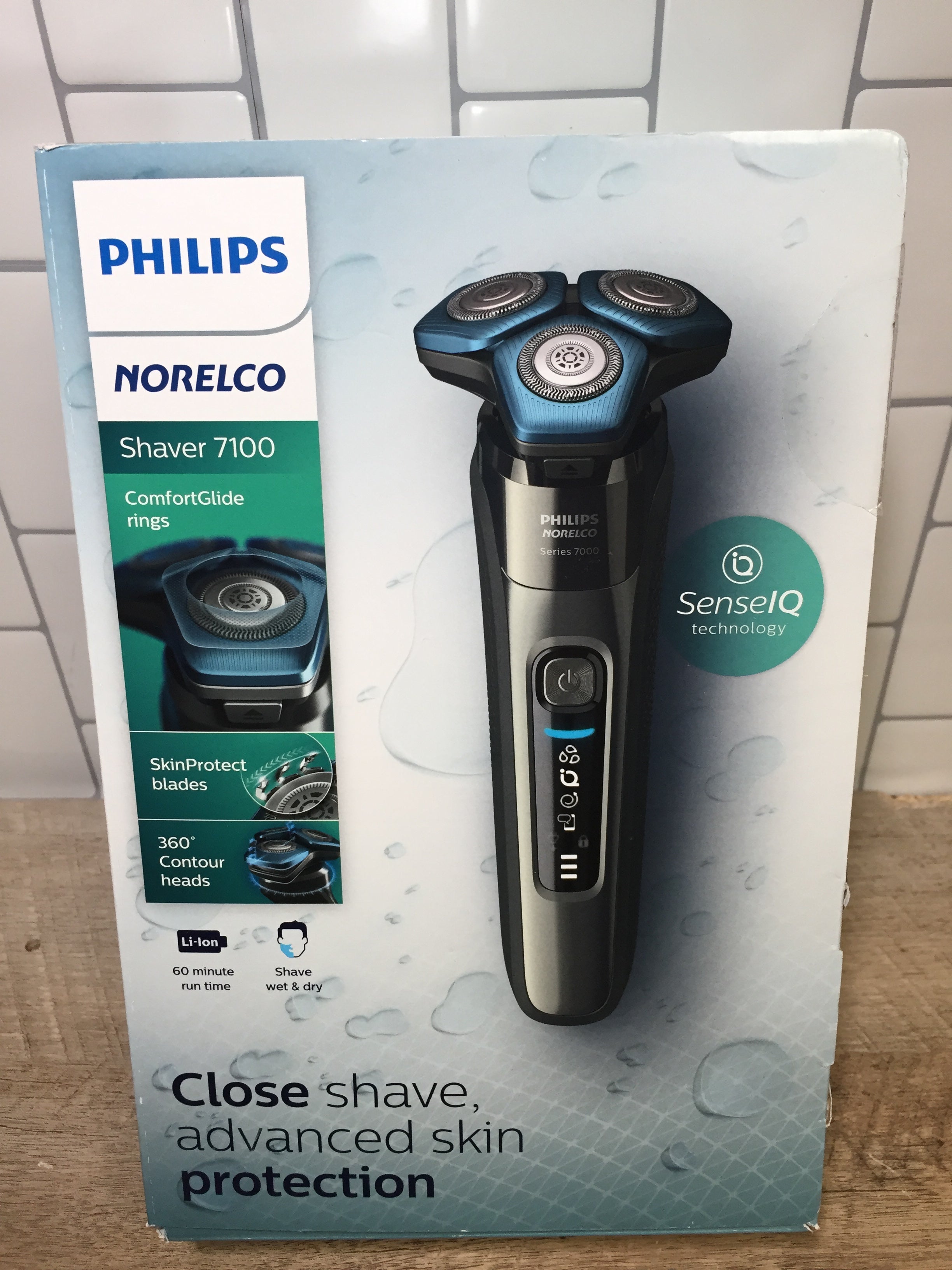 Philips Norelco Shaver 7100, Rechargeable Wet & Dry Electric Shaver S7788/82 (7339721654510)